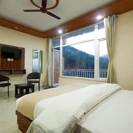 Mountain Shadow Hotel Kasauli Ngoại thất bức ảnh