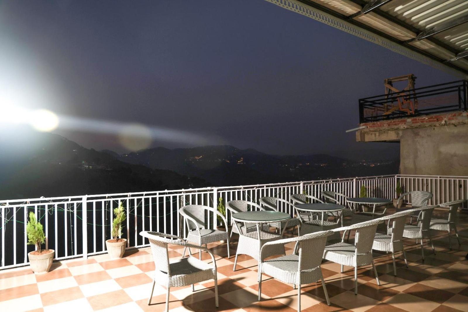 Mountain Shadow Hotel Kasauli Ngoại thất bức ảnh