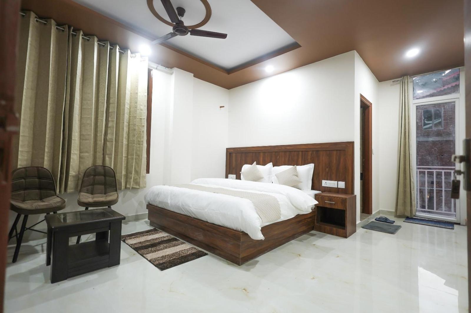 Mountain Shadow Hotel Kasauli Ngoại thất bức ảnh